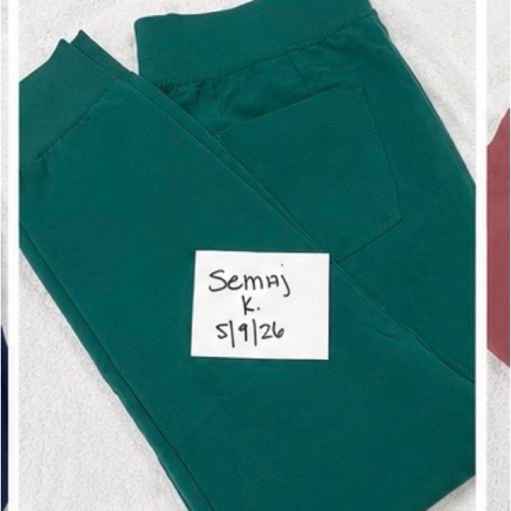 FIGS hunter green Scrub Pants NWOT